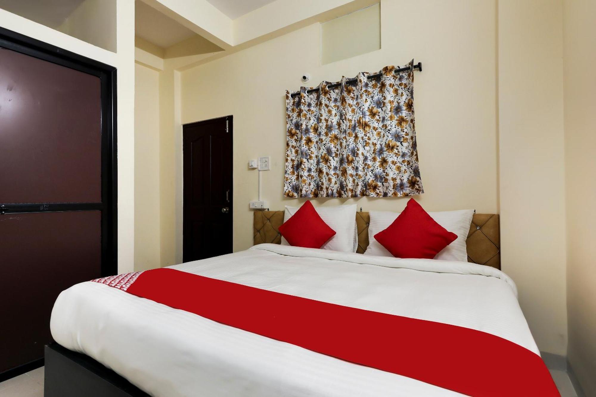 Hotel Aashirwad 3*